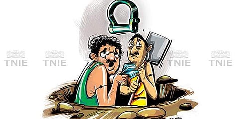 தரையில் புதைத்து வைத்திருந்த வெள்ளியை சுரங்கம் தோண்டி திருடியவர்கள் சிக்கினர்