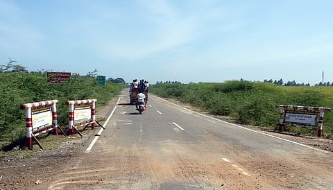 போக்குவரத்துக்கு அனுமதிக்கப்பட்ட கிழக்குப் புறவழிச்சாலை.