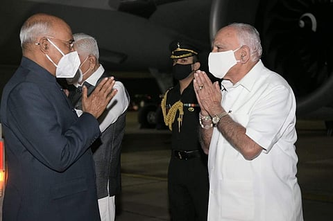 குடியரசுத் தலைவர் ராம்நாத் கோவிந்தை வரவேற்கும் முதல்வர் எடியூரப்பா