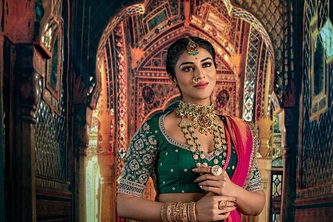 மேயாத மான் படத்தில் சுடர் விழி என்ற கதாபாத்திரத்தில் நடித்து தமிழ் சினிமாவில் அறிமுகமானவர் நடிகை இந்துஜா. படம்: இன்ஸ்டாகிராம்