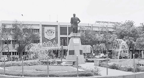 வேலை...வேலை...வேலை...