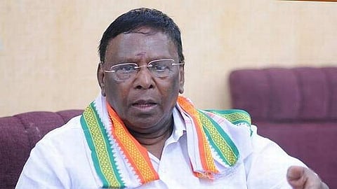 புதுச்சேரி முன்னாள் முதல்வா் நாராயணசாமி