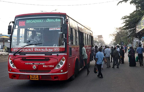 அரசு போக்குவரத்து ஊழியர்கள் கட்சிகளுக்கு உதவக் கூடாது