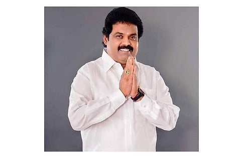 திருவள்ளூா் சட்டப்பேரவை தொகுதி திமுக வேட்பாளா் வி.ஜி.ராஜேந்திரன்