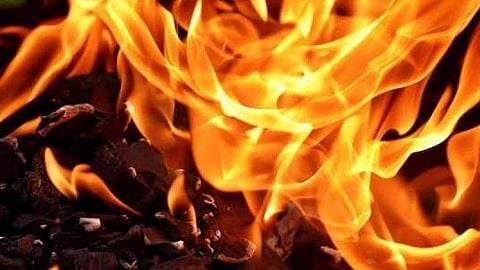 ஹைதராபாதில் 4 மாடி கடையில் தீ விபத்து: 5 போ் உயிரிழப்பு