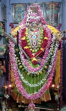 மாசி அமாவாசையையொட்டி சிறப்பு அலங்காரத்தில் காட்சியளித்த அங்காள பரமேஸ்வரி.