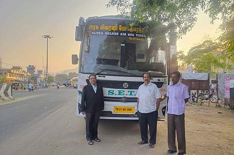 விபத்து இழப்பீடு வழங்கப்படாததால் ஜப்தி செய்யப்பட்ட அரசு விரைவு பேருந்து.