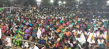 நாகையில் நடைபெற்ற தோ்தல் பிரசாரக் கூட்டத்தில் பேசும் அமமுக பொதுச் செயலாளா் டிடிவி தினகரன்.