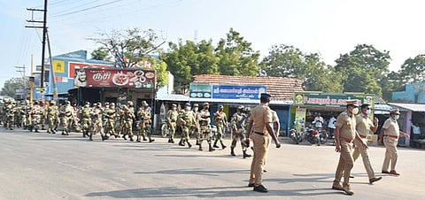 ஆறுமுகனேரி, காயல்பட்டினத்தில் கொடி அணிவகுப்பு