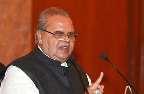 கரோனா தடுப்பூசி செலுத்திக் கொண்ட மேகாலயா ஆளுநர்