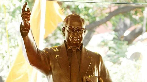 அம்பேத்கர் சிலை 