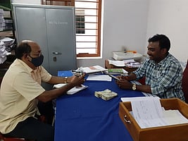 கிள்ளியூா் பகுதியில் பறக்கும் படையால் ரூ. 98 ஆயிரம் பறிமுதல்