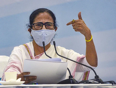 தேர்தலைக் கொண்டாடும் கொல்கத்தா இனிப்பகம்