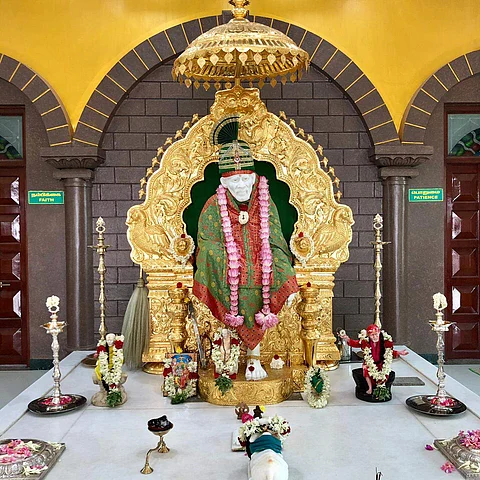 அலங்காரத்தில் காட்சி தந்த பந்தல்குடி அருள்மிகு ஸ்ரீ சீரடி சாய்பாபா