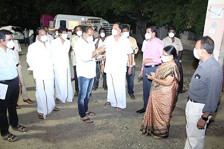 அடுக்கம்பாறை அரசு மருத்துவமனையில் கூடுதலாக 500 ஆக்சிஜன் படுக்கைகள்: அமைச்சா் தகவல்