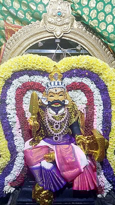 சிறப்பு அலங்காரத்தில் முனீஸ்வரா்