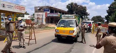 தென்னமநாடு பைபாஸ் சாலையில் வாகனச் சோதனையில் ஈடுபட்ட போலீஸாா்.