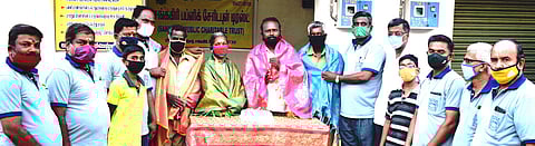 தூய்மைப் பணியாளா்கள் கெளரவிப்பு