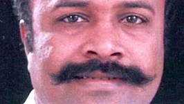 கே.ஆா்.பெரியகருப்பன்.