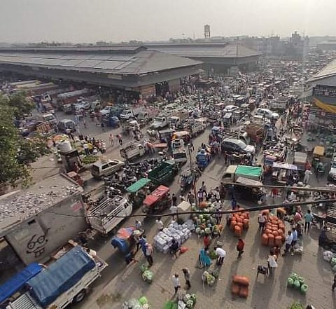 பஞ்சாபில் காற்றில் பறந்த சமூக இடைவெளி