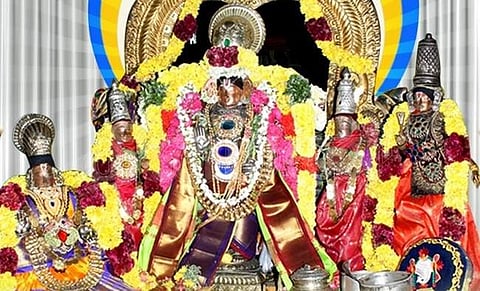 ஸ்ரீ பக்தவத்சல பெருமாள்- ஸ்ரீ அபிஷேக வல்லி தாயார் - ஸ்ரீதேவி பூமிதேவி தாயார்கள் மற்றும் ஆண்டாள்
