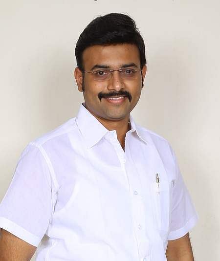 சுற்றுலாத் துறை அமைச்சா் மா.மதிவேந்தன் சுய விவரம்