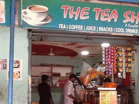 தமிழகத்தில் தேநீர் கடைகளைத் திறக்க அனுமதி