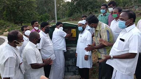 குடிநீா் விநியோகத்துக்கான மின் மோட்டாரை இயக்கி வைத்த எம்எல்ஏ க.தேவராஜி.