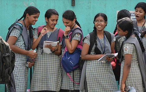 பிளஸ் 2 பொதுத்தேர்வு: 60% மக்கள் ஆதரவு எனத் தகவல்