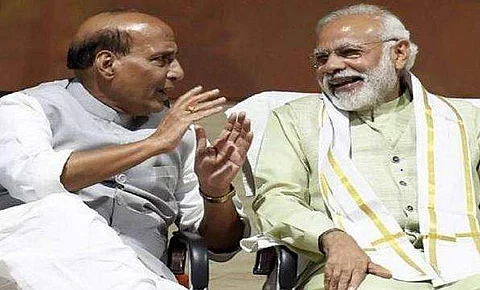 ராஜ்நாத் சிங்-நரேந்திர மோடி