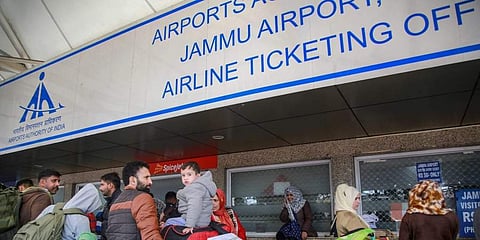 ஜம்மு விமானப்படைத் தள தாக்குதலில் பாகிஸ்தான் ராணுவக் கருவிகள்?: பாதுகாப்புப் படையினா் சந்தேகம்