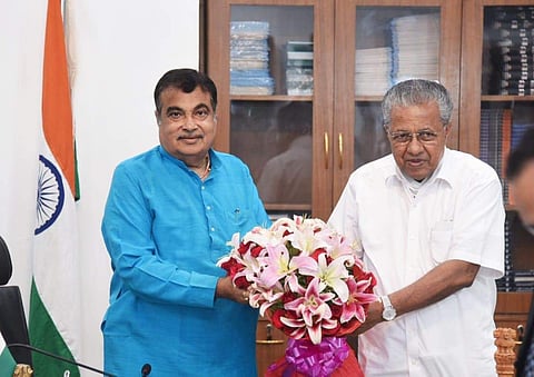 மத்திய அமைச்சர் நிதின் கட்கரியுடன் கேரள முதல்வர் சந்திப்பு