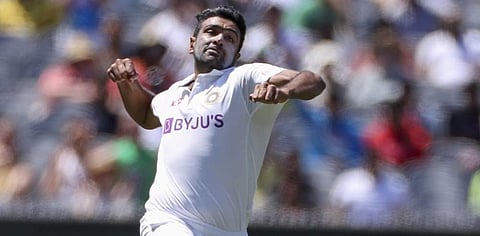 கவுன்டி கிரிக்கெட்: 6 விக்கெட்டுகள் எடுத்து அசத்திய அஸ்வின் (விடியோ)