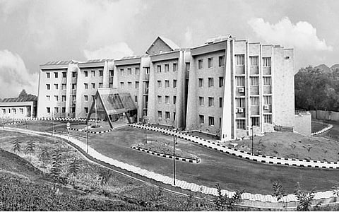 வேலை... வேலை... வேலை...