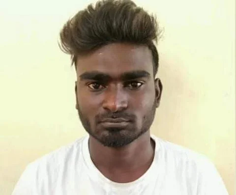 கொலை செய்யப்பட்ட ரெளடி தமிழ்வேந்தன்