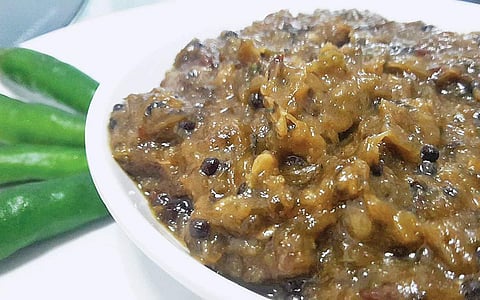  பருப்பு, பச்சை மிளகாய்த்  தொக்கு 