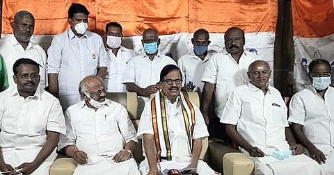 சிதம்பரத்தில் புதன்கிழமை செய்தியாளர்களுக்கு பேட்டியளிக்கும் தமிழ்நாடு காங்கிரஸ் கமிட்டி தலைவர் கே.எஸ்.அழகிரி.