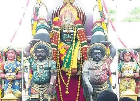 திருப்புவனம் அருகே மடப்புரத்தில் எழுந்தருளி அருள் பாலிக்கும் காளி அம்மன்