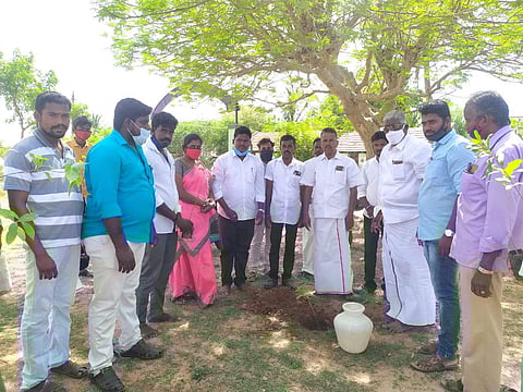 கலாம் நினைவுநாள்: என் பூமி என் கடமை அமைப்பின் சார்பில் மரம் நடும் விழா