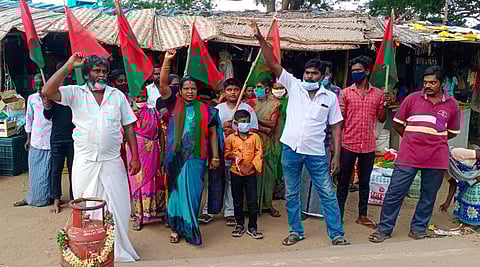 மானாமதுரையில் தமிழ்நாடு தேவேந்திர முன்னேற்ற சங்கம் சார்பில் நடைபெற்ற ஆர்ப்பாட்டம்