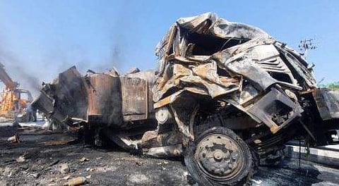 ராஜஸ்தான்: இரண்டு லாரிகள் நேருக்குநேர் மோதி எரிந்ததில் 4 பேர் பலி