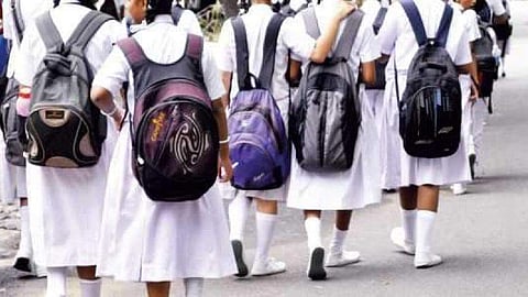 பள்ளிகள் திறப்பு தள்ளிப்போக வாய்ப்பு