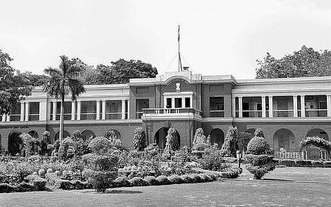 வேலை... வேலை... வேலை...