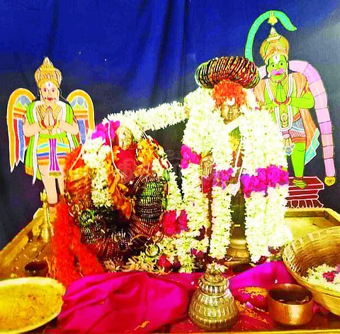 சிறுதாமூர் திருத்தலம்: கைத்தலம் பற்ற...