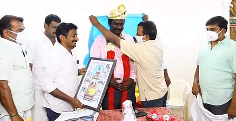 வைத்தீஸ்வரன்கோவில் செயல் அலுவலர் இடமாற்றம்: கண்ணீர் மல்க வழியனுப்பிய மக்கள்