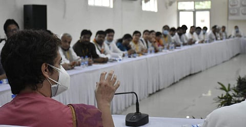 பிரியங்கா காந்தி தலைமையில் ஆலோசனை