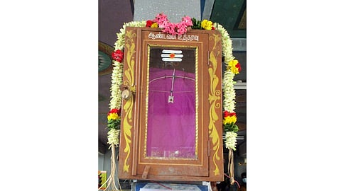 சிவன்மலை முருகன் கோயிலில் வில், அம்பு வைத்துப் பூஜை