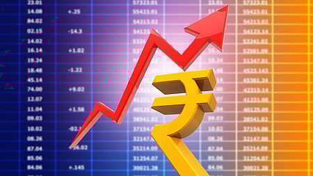 சரிவிலிருந்து மீண்ட ரூபாயின் மதிப்பு..!