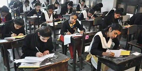 மிசோரம் பள்ளிகளில் மியான்மர் அகதிகளின் குழந்தைகள்  சேர்ப்பு