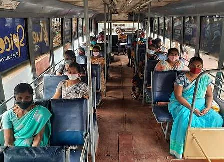 பேருந்து பயணிகள் எண்ணிக்கை குறைந்துள்ளது: போக்குவரத்துத் துறை